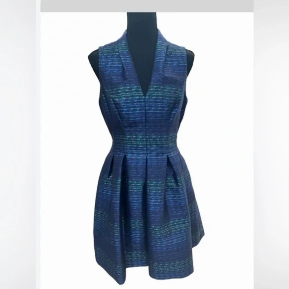 NWT Vince Camuto Metallic Plus Size Jacquard Fit and Flare Dress - Picture 2 of 5